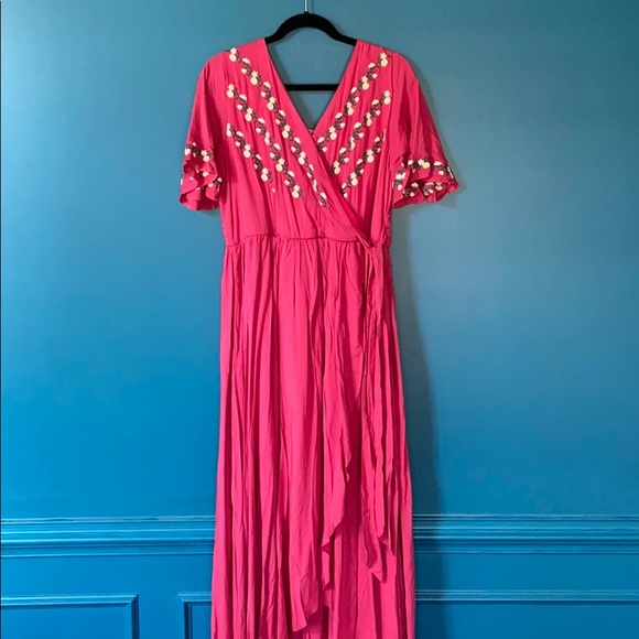 JODIFL Dresses & Skirts - NWT Pink maxi dress with hi-low hem